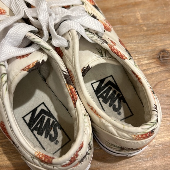 Vans. Pinapple Print.  Women’s 5 - Picture 8 of 15